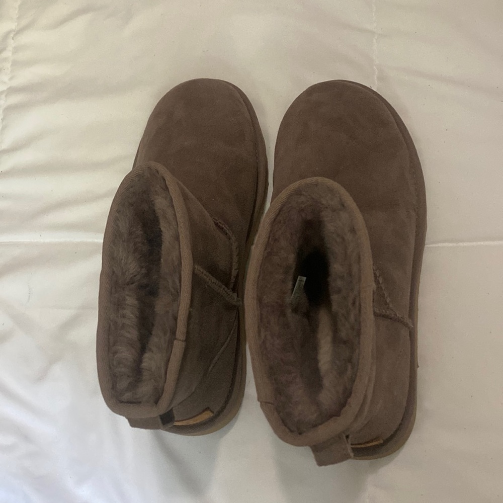 Mini Uggs size 8
